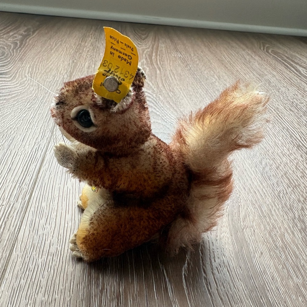 Vintage 1960s Steiff Perri the Squirrel - Picture 3 of 5